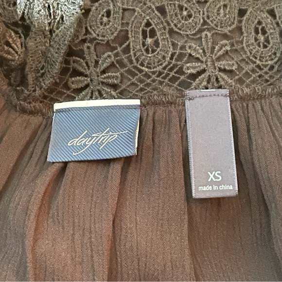 Daytrip Black Crochet Trim Cold Shoulder Shirt - Size: XS - Picture 8 of 9